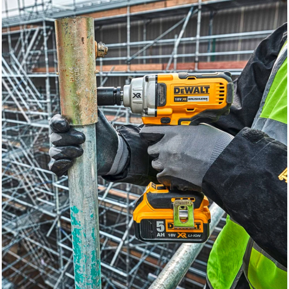 Акумулаторен ударен гайковерт 450Nm DeWALT DCF894N
