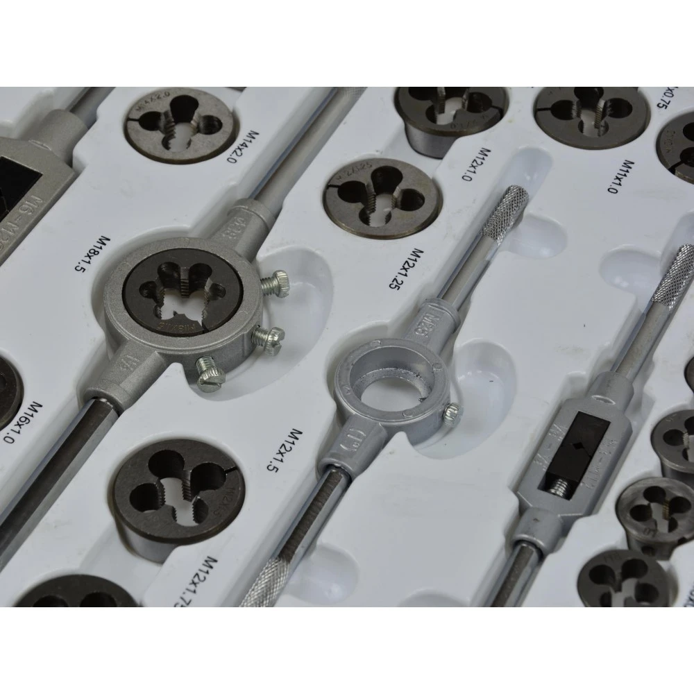 Комплект метчици и плашки 110 части M2-M18