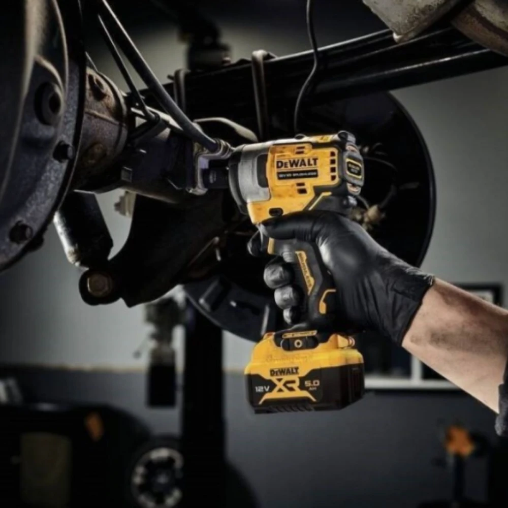 Акумулаторен безчетков гайковерт, 12 V, 340 Nm, 1/2″, DeWalt DCF901P1G