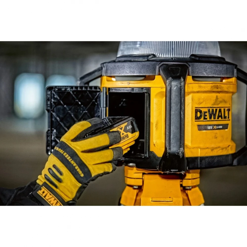 Акумулаторен прожектор 18V, 3000lm, IP54, DeWalt DCL074