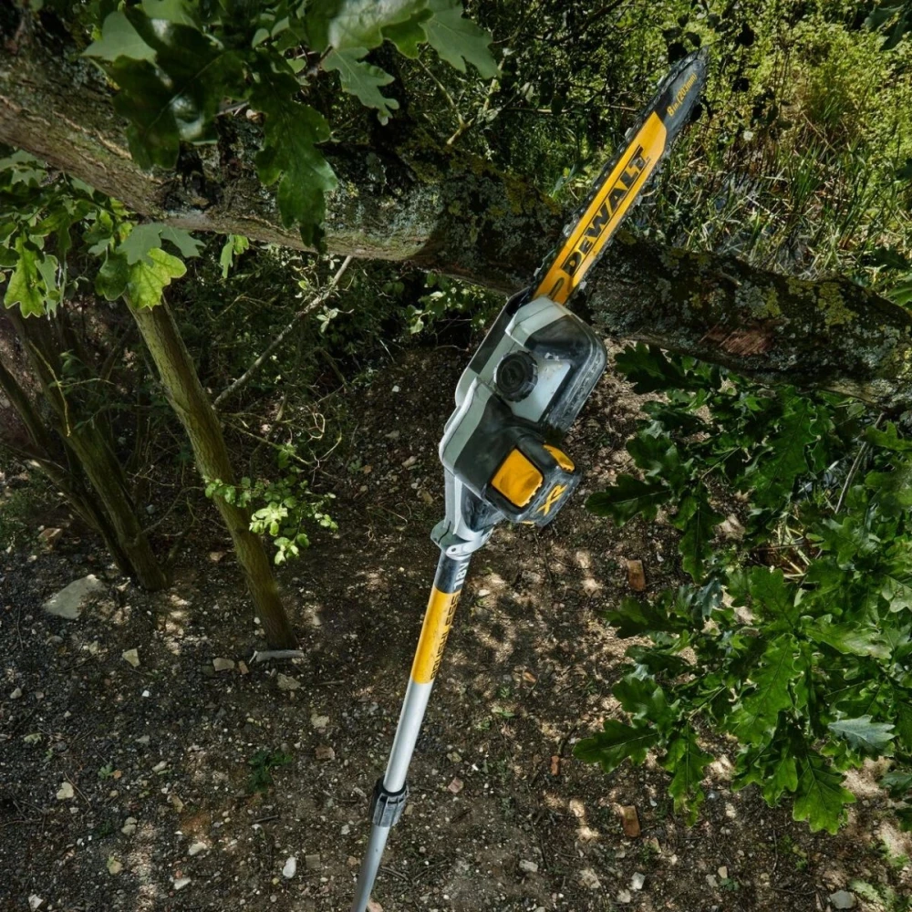 Акумулаторен телескопичен, верижен трион 18 V, 20 см, DeWalt DCMPS567N