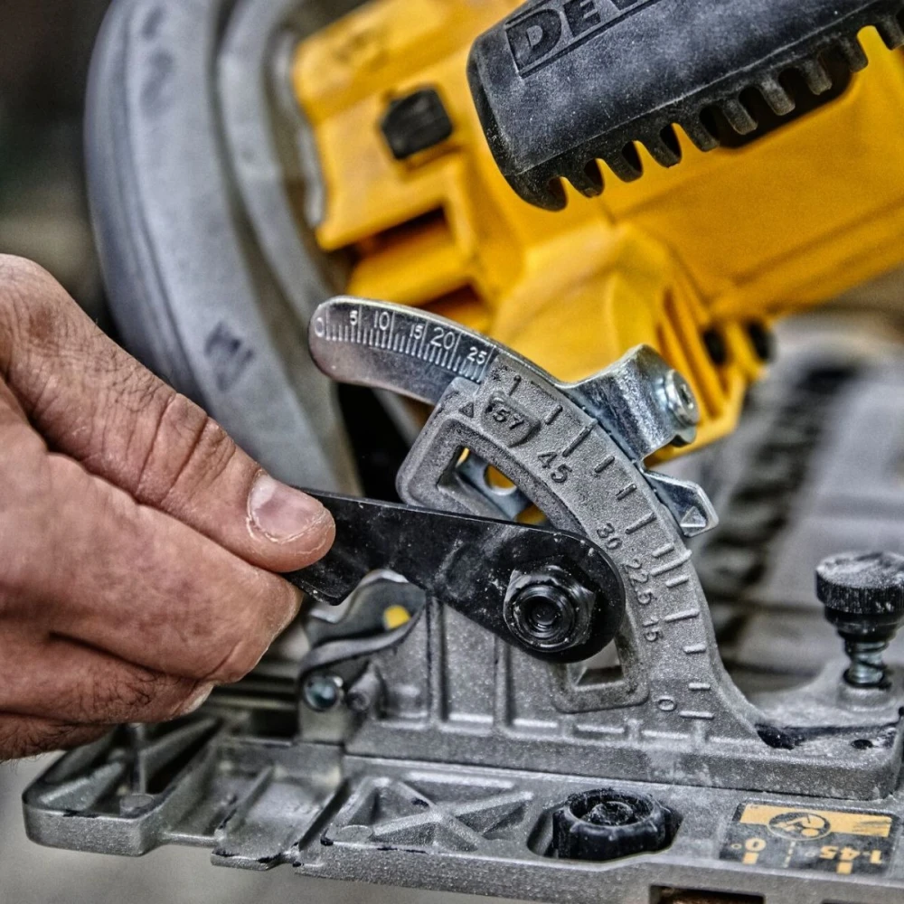 Кабелен ръчен циркуляр, ф 190 мм, DeWalt DWE576K