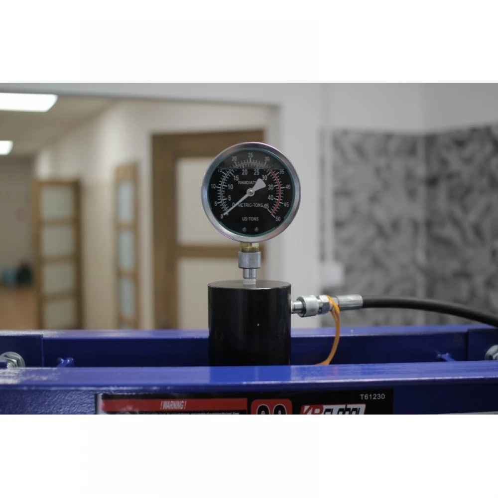 Хидравлична преса за работилница с манометър, 30 тона - Т61230