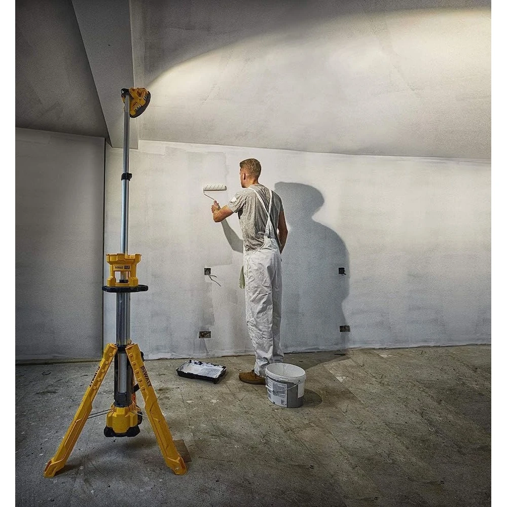 LED Акумулаторен прожектор със статив, DeWalt DCL079