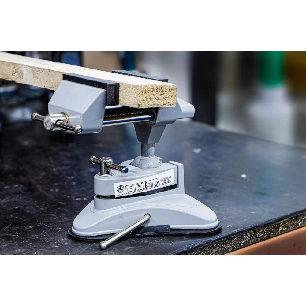 Въртящо се настолно менгеме 70 мм с вакуумна основа BGS71017