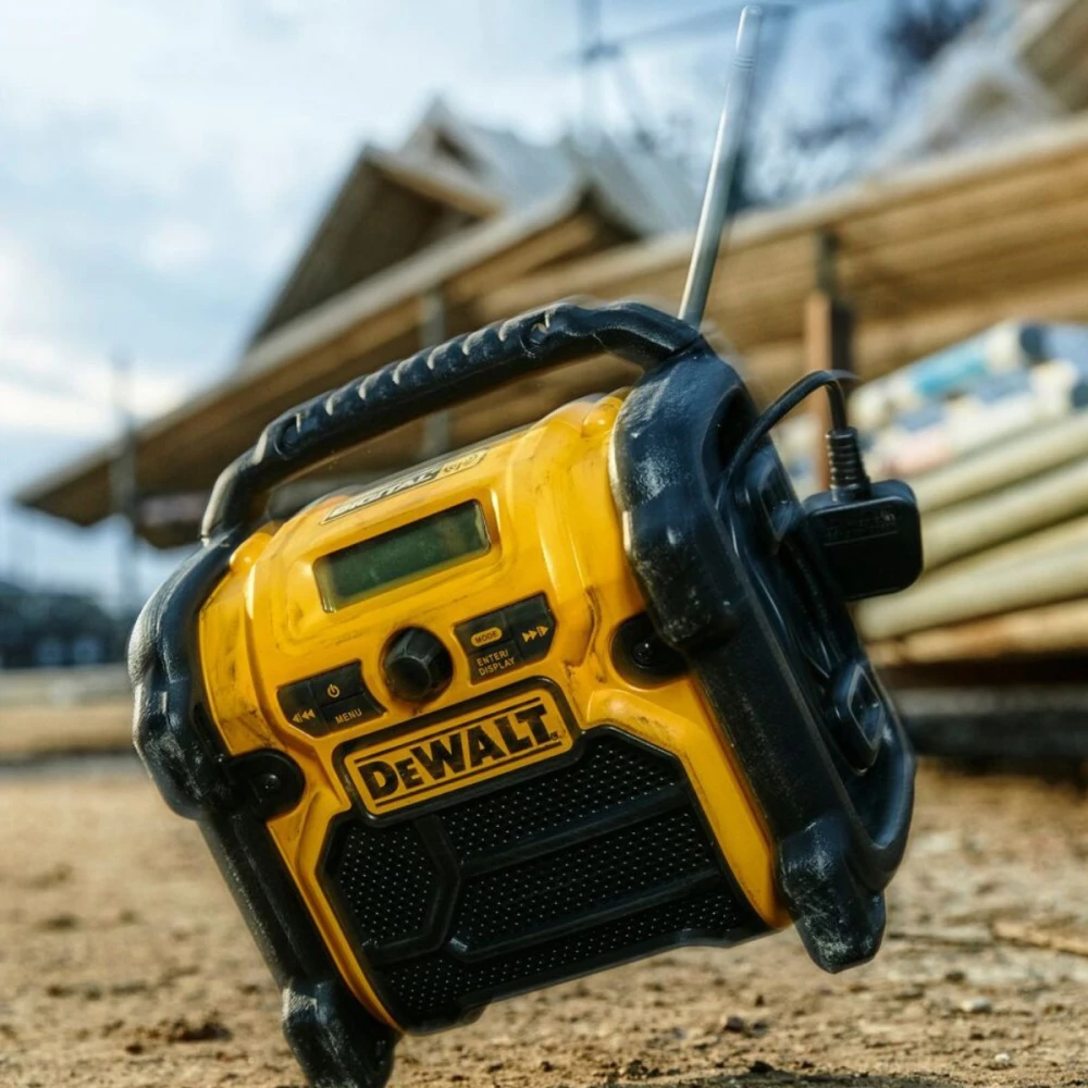 Радиоприемник 18V / 230V, DeWalt DCR020