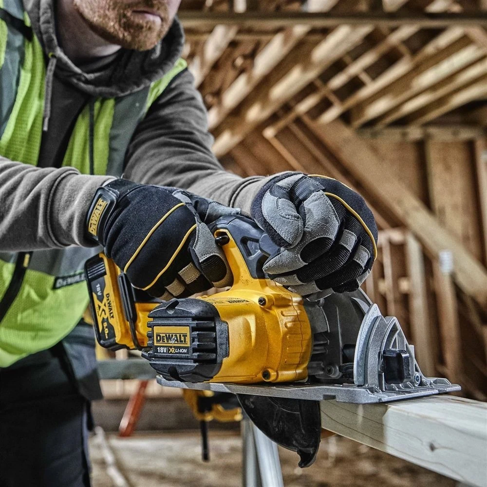 Ръчен акумулаторен циркуляр, 18 V / 4.0Ah Li-Ion, DeWalt DCS391M2
