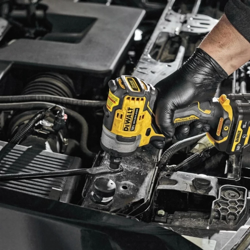 Ударен акумулаторен гайковерт 12V, 339Nm, 3/8″, DeWalt DCF903P1G