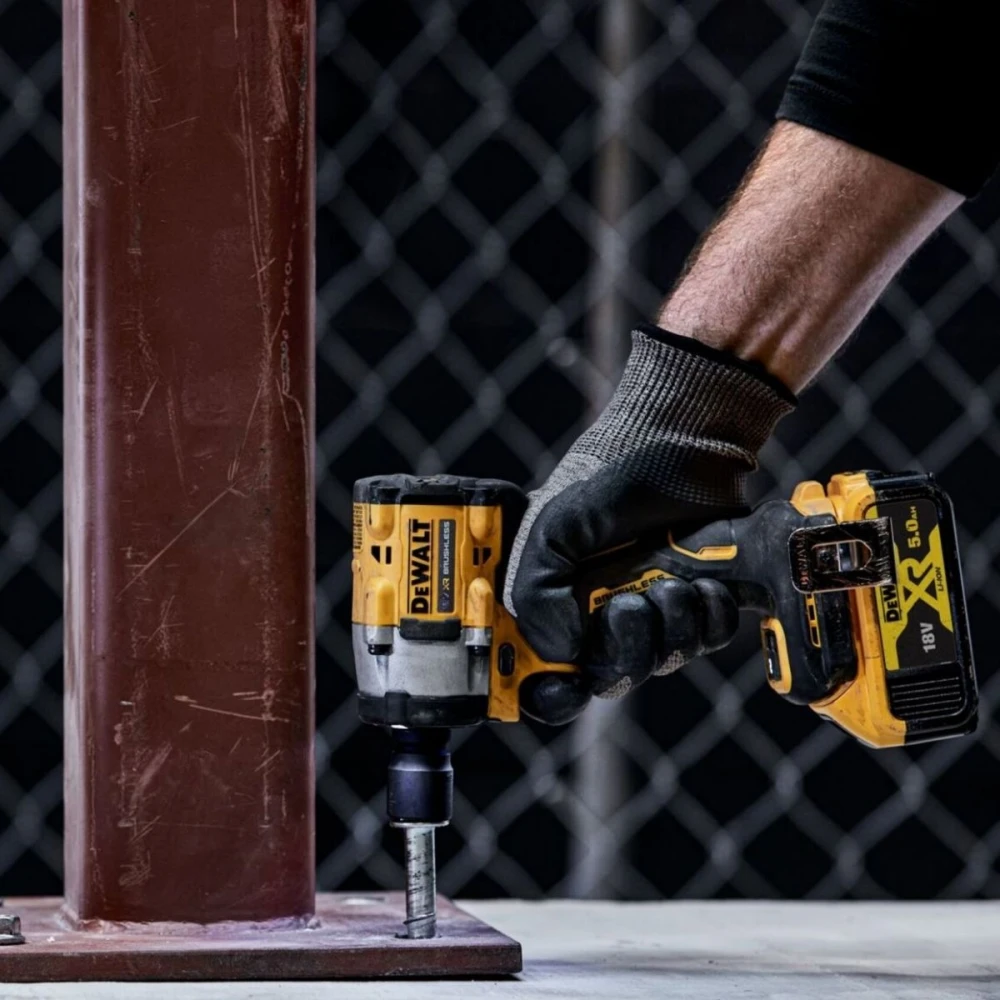 Ударен акумулаторен гайковерт  18V, 406Nm, 1/2″, DeWalt DCF921NT