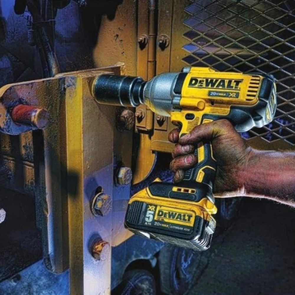 Ударен акумулаторен гайковерт 18V с куфар, DeWalt DCF899NT