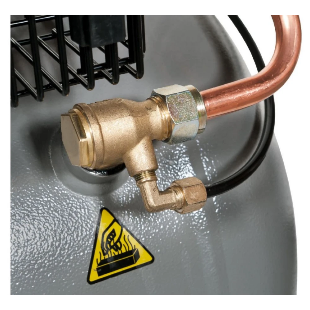 Двубутален компресор HL 425-90 Pro 10 бара 3 HP/2.2 kW 317 л./мин. 90 литра 360666