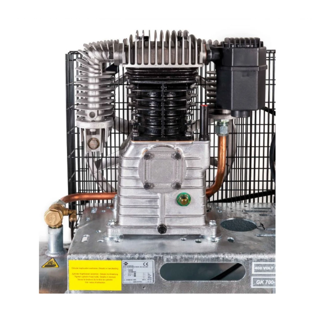Двубутален поцинкован компресор G 700-300 Pro 11 бара 5.5 HP/4 kW 400V 530 л./мин. 270 литра 369568