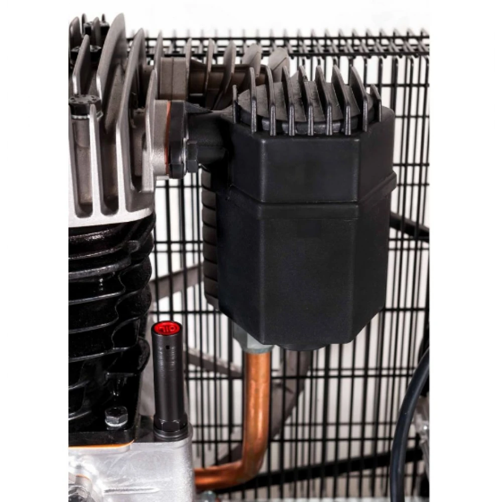 Двубутален поцинкован компресор G 700-300 Pro 11 бара 5.5 HP/4 kW 400V 530 л./мин. 270 литра 369568