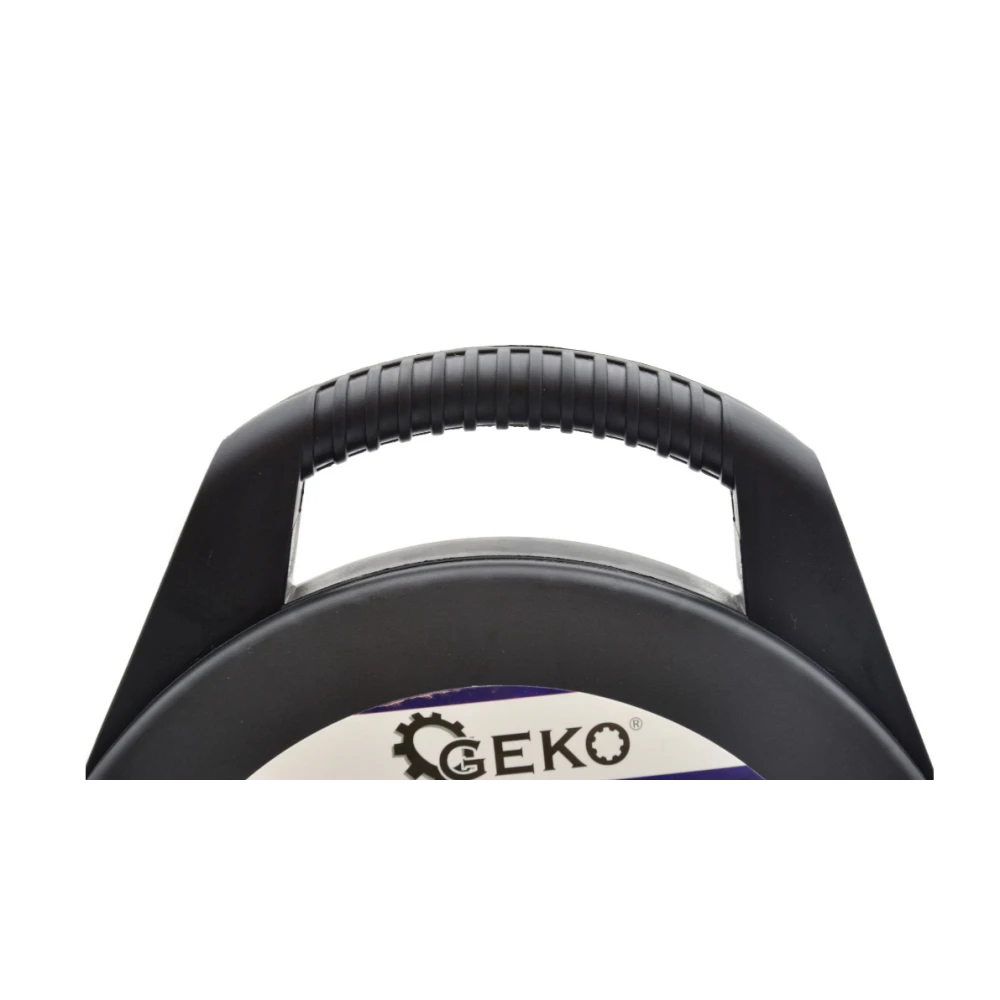 Изтеглящ се електрически удължител с 4 гнезда, 10 м GEKO G17506