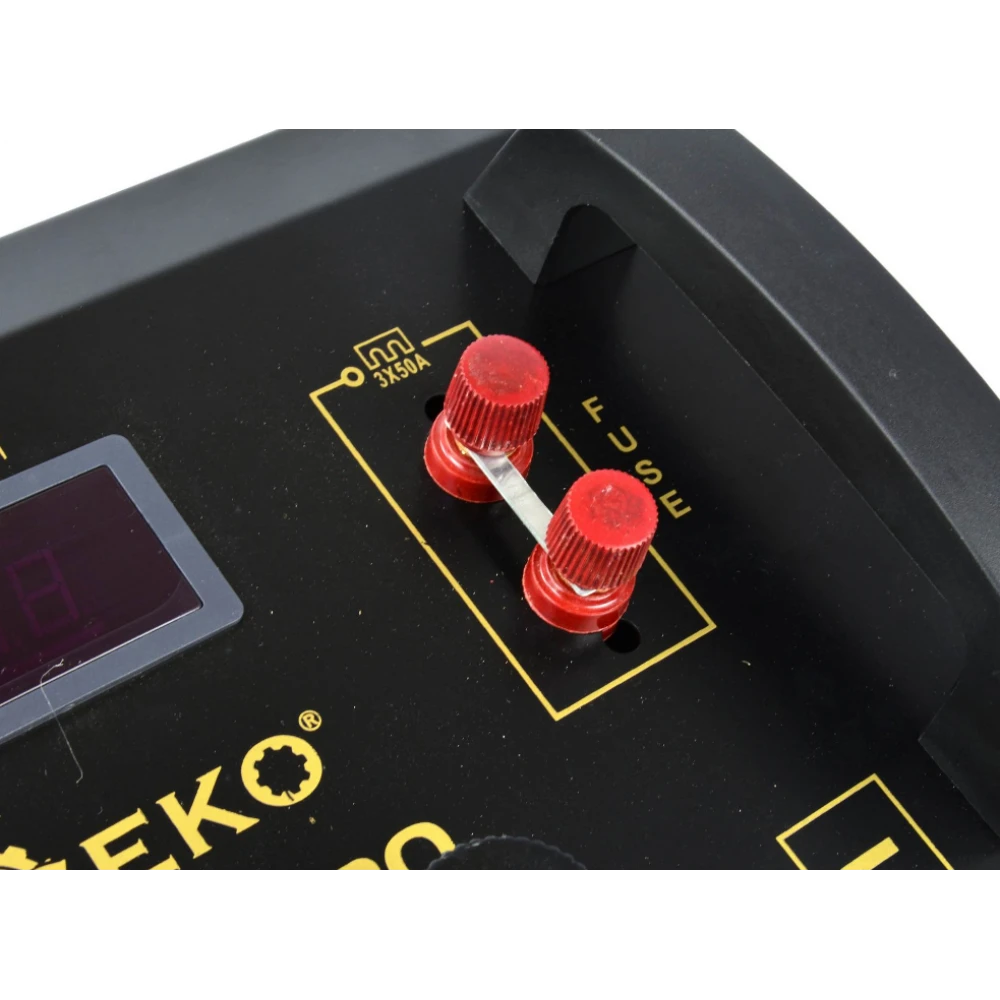 Зарядно и стартерно устройство / биче за акумулатори G80026