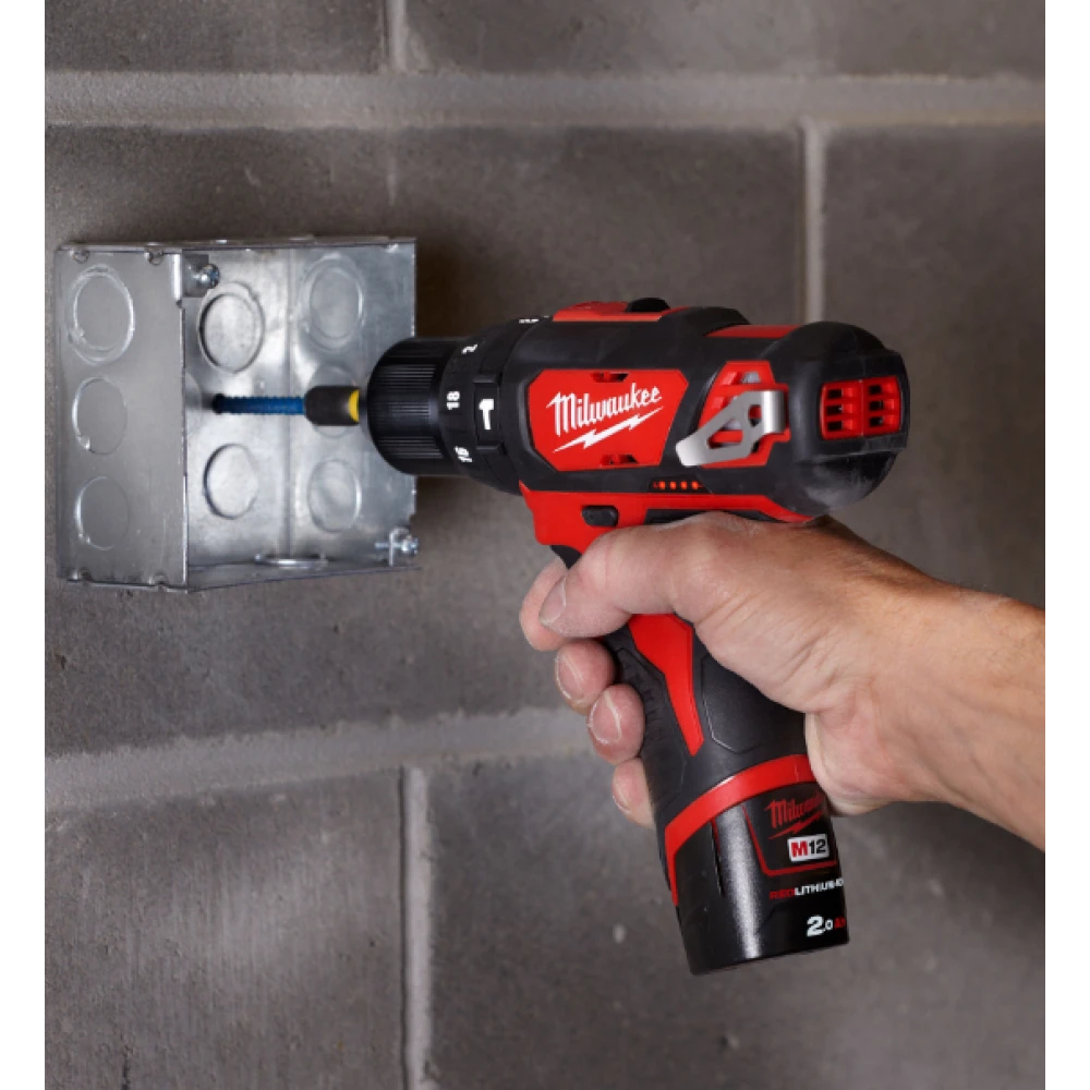 Акумулаторен ударен винтоверт 18V, 2Ah, 50 Nm, с батерии - M18BPD-202C