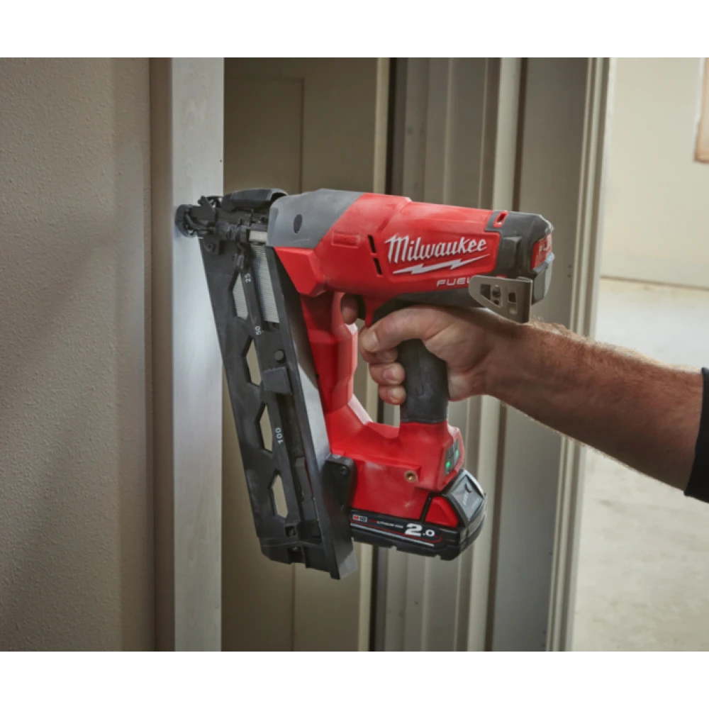 Акумулаторен такер 18 V, 2 Ah, 32-63 мм, с батерия - M18CN16GA-202X