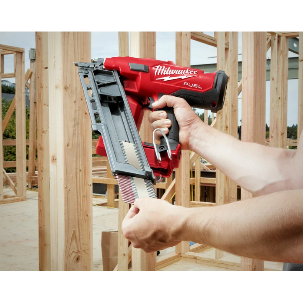 Акумулаторен безчетков такер 18 V, 50-90 мм, с 2 батерии - M18FFN-502C