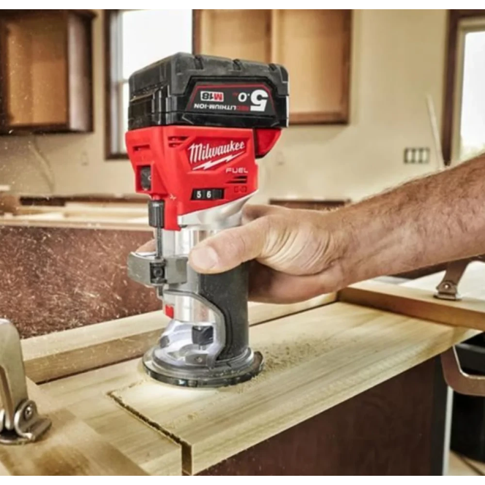 Акумулаторна оберфреза 50 мм, 18 V, 6/8 мм - M18FTR8-0X