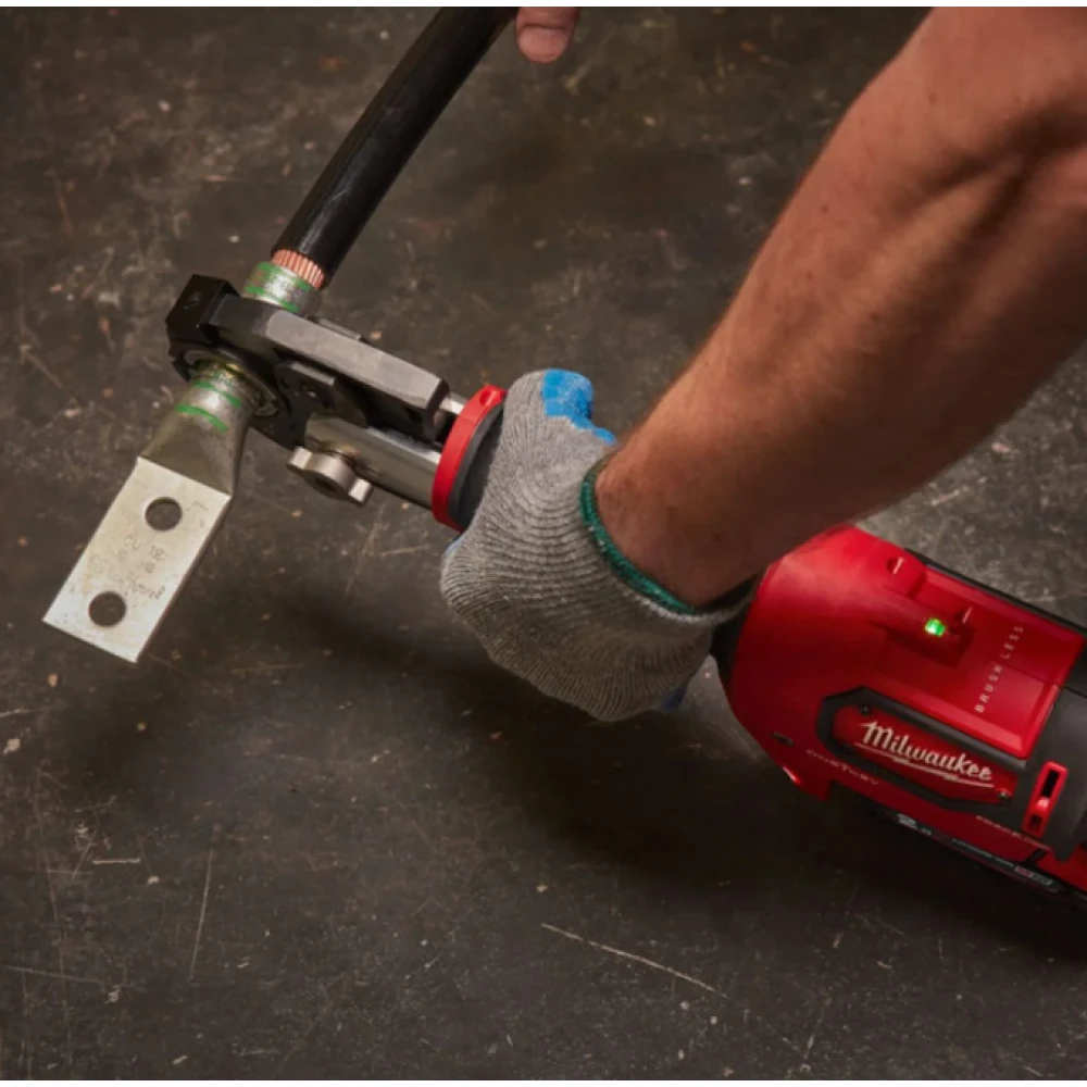 Акумулаторна машина за кримпване на кабели 18 V 300 мм² - M18HCCT-201C