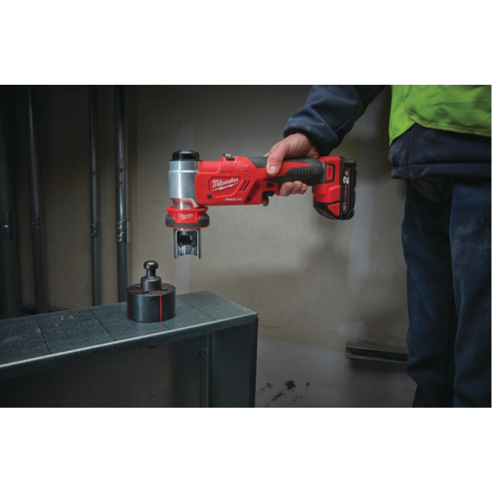 Акумулаторна машина за пробиване, 2 Ah, 60 kN, 18V - M18HKP-201CA